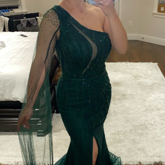 Couture custom gown!! - Picture 3 of 8